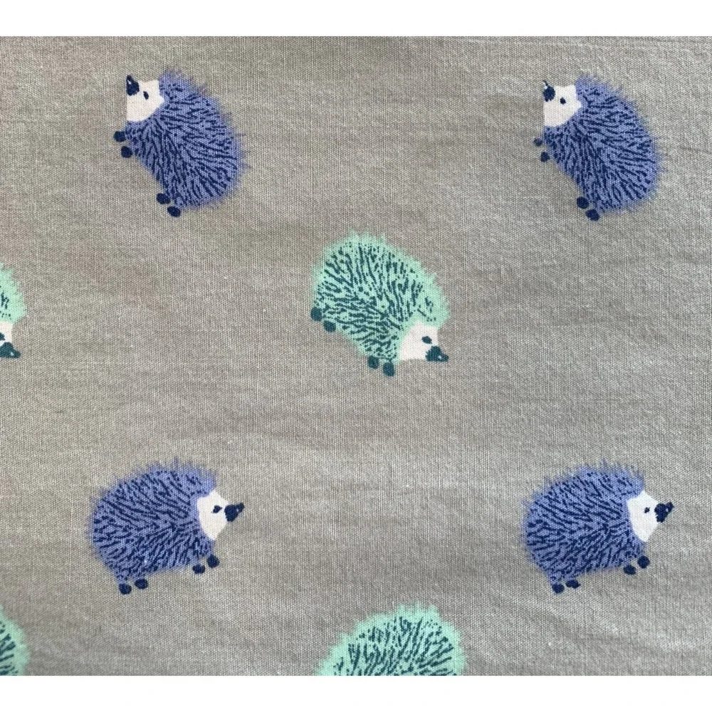 VTG MARTHA STEWART Gray STANDARD PILLOWCASE w/ Blue & Green HEDGEHOGS